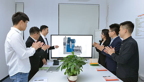 主機保壹年，24小時現場維護服務